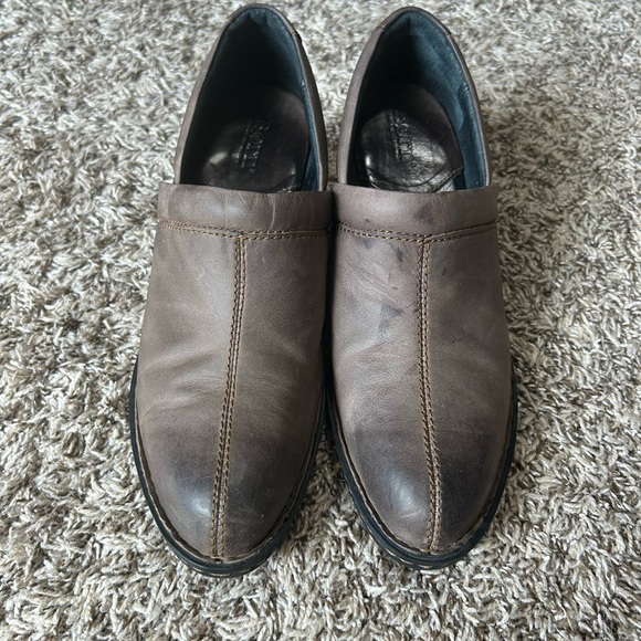 Born Kinney Sz 8 Distressed Brown Leather Booties Slip On Clogs Western Boho - Picture 1 of 10